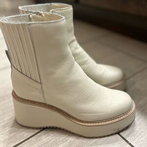 Dolce Vita Cream Hilde Boots